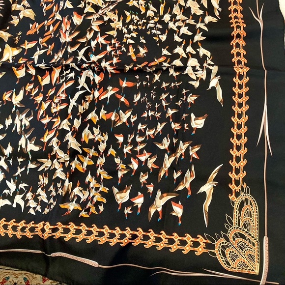 Hermes Libres Comme L'Air Hermes silk scarf - Picture 15 of 16